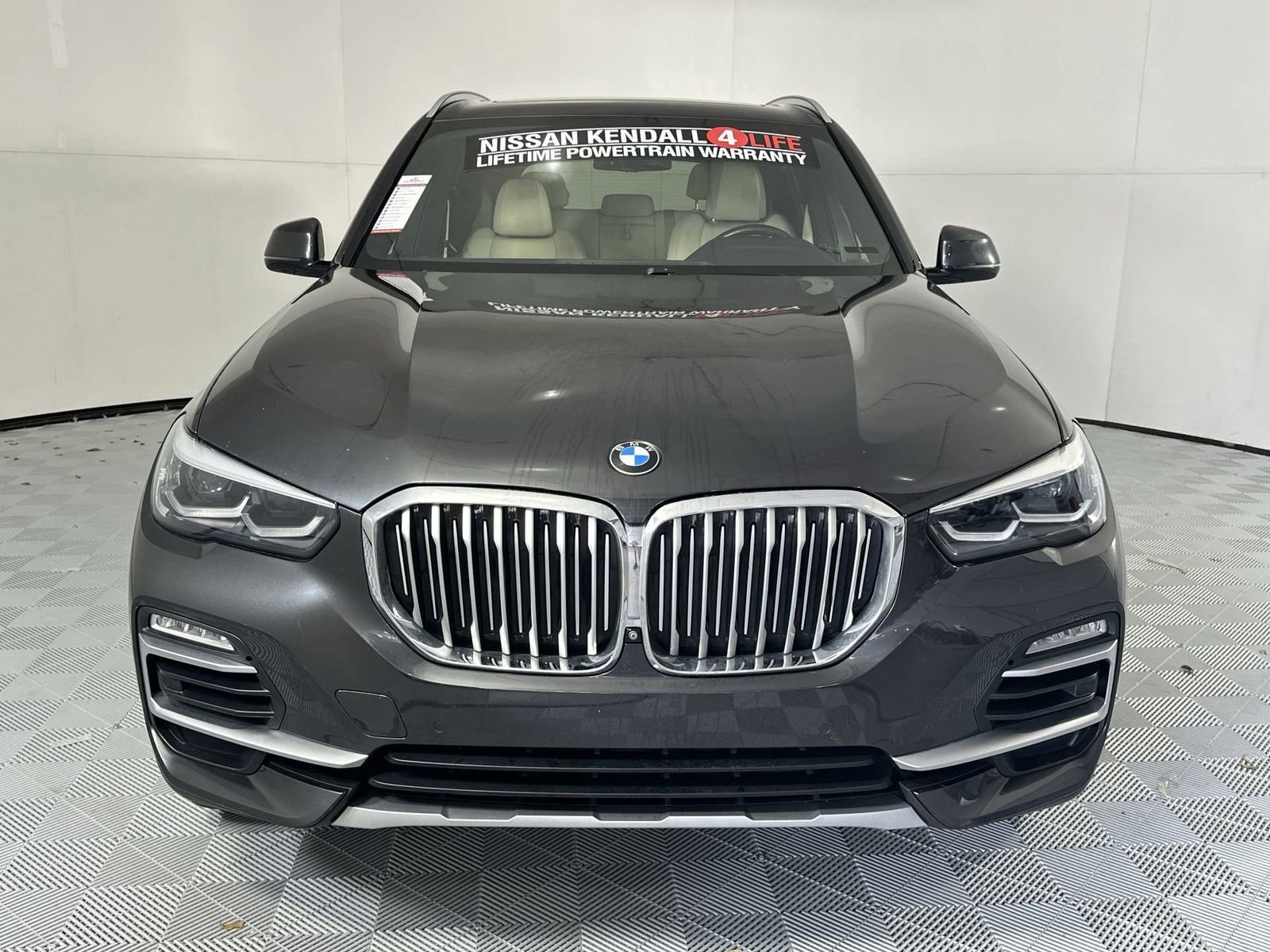 Used 2019 BMW X5 xDrive40i w/ Convenience Package AWD/4WD image 3