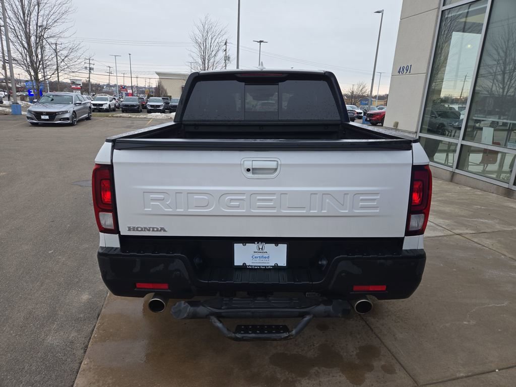 Certified 2025 Honda Ridgeline Black Edition image 4