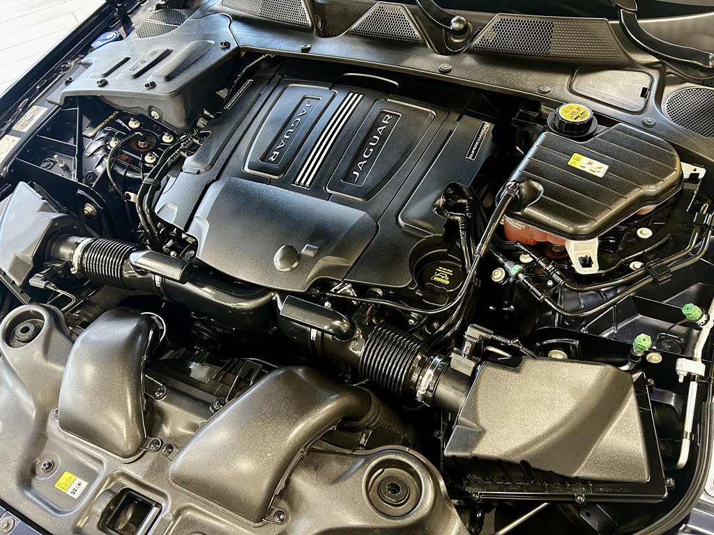 Used 2016 Jaguar XJ L Portfolio RWD image 19