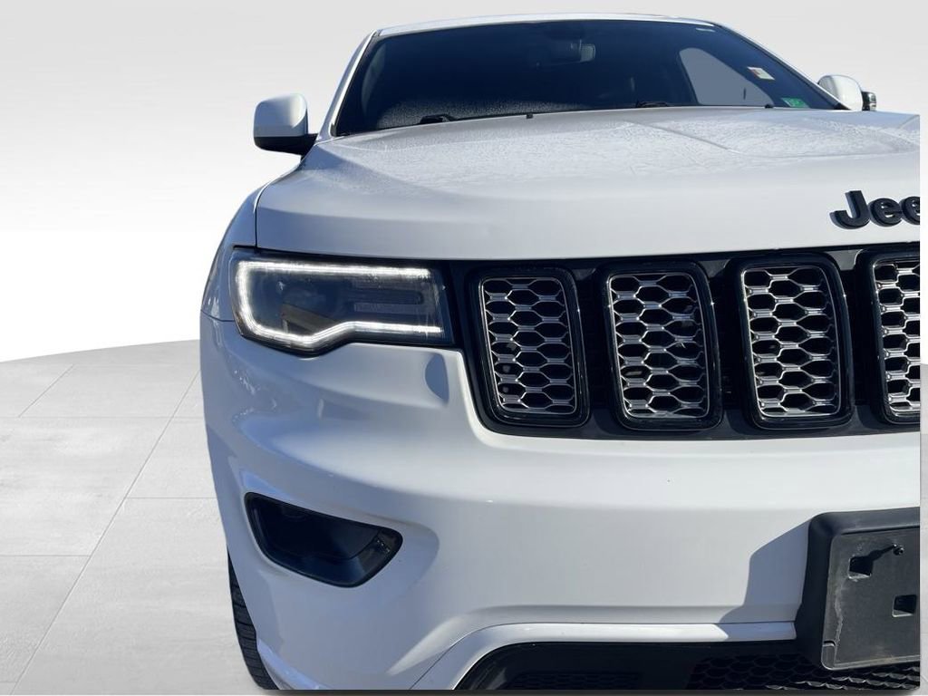 Used 2022 Jeep Grand Cherokee Laredo X image 22