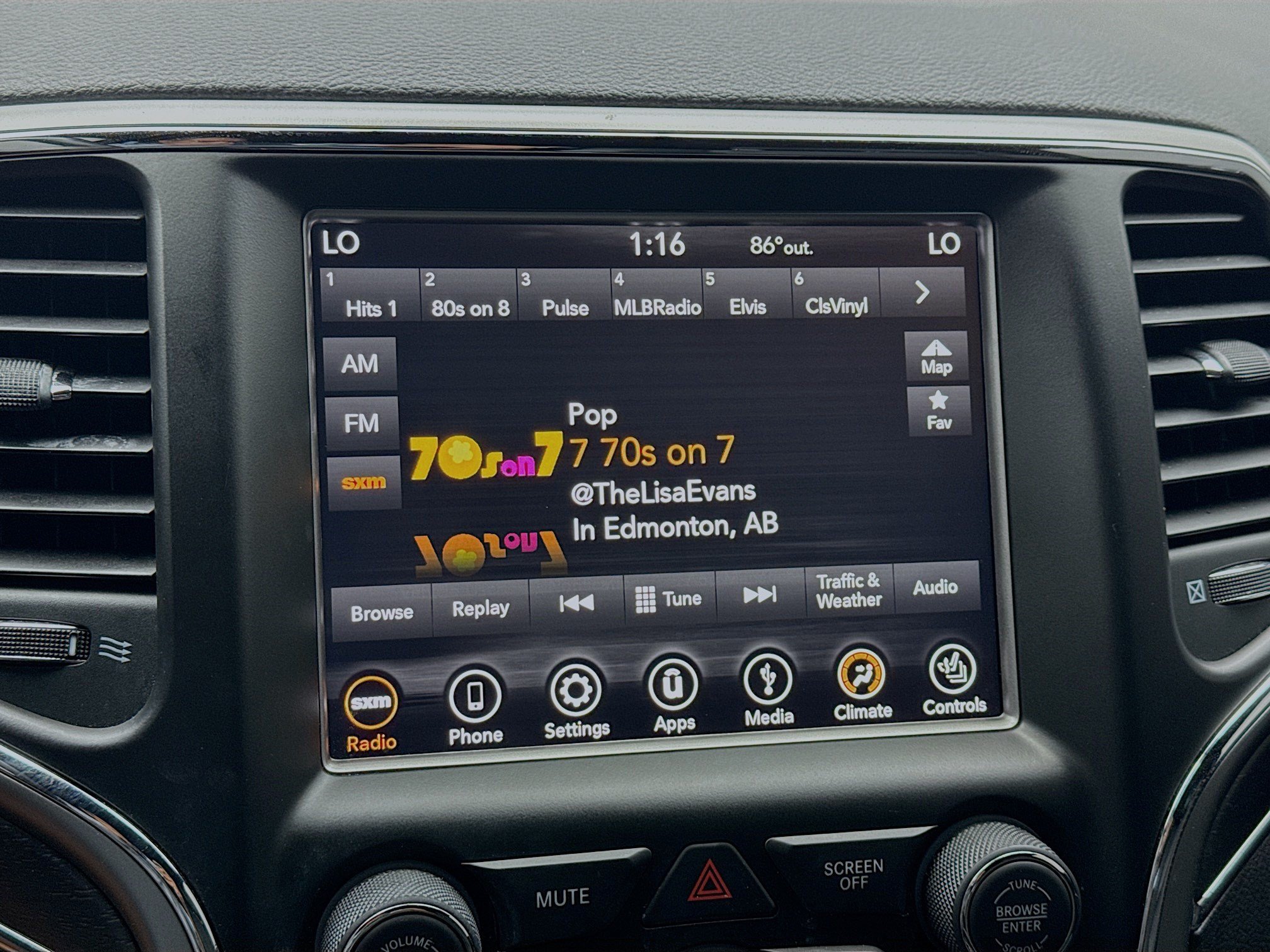 Used 2018 Jeep Grand Cherokee Limited RWD image 11