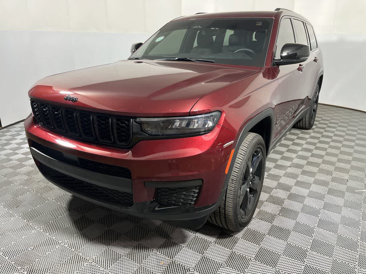 Used 2023 Jeep Grand Cherokee L Laredo AWD/4WD image 4