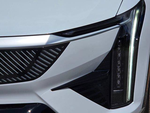 New 2027 Cadillac Optiq Luxury AWD/4WD image 10