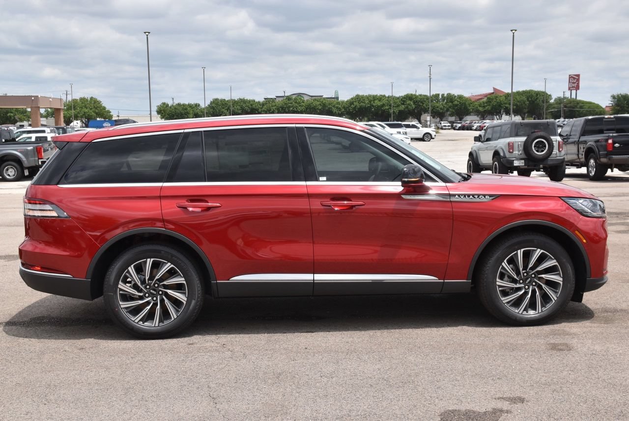 New 2026 Lincoln Aviator AWD image 5