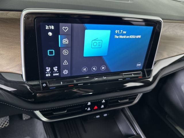 Used 2025 Volkswagen Atlas SE FWD image 13