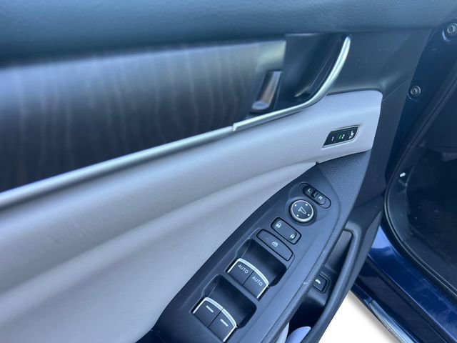 Used 2019 Honda Accord Touring image 11