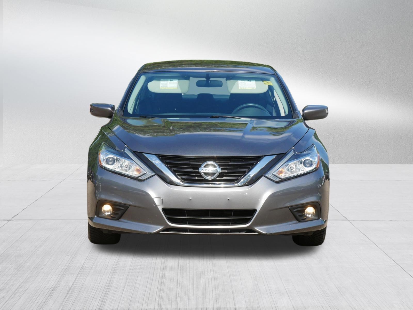 Certified 2017 Nissan Altima 2.5 SV FWD image 2