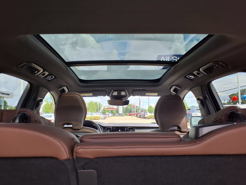 Used 2023 Volvo XC60 B5 Plus w/ Protection Package Premier FWD image 25