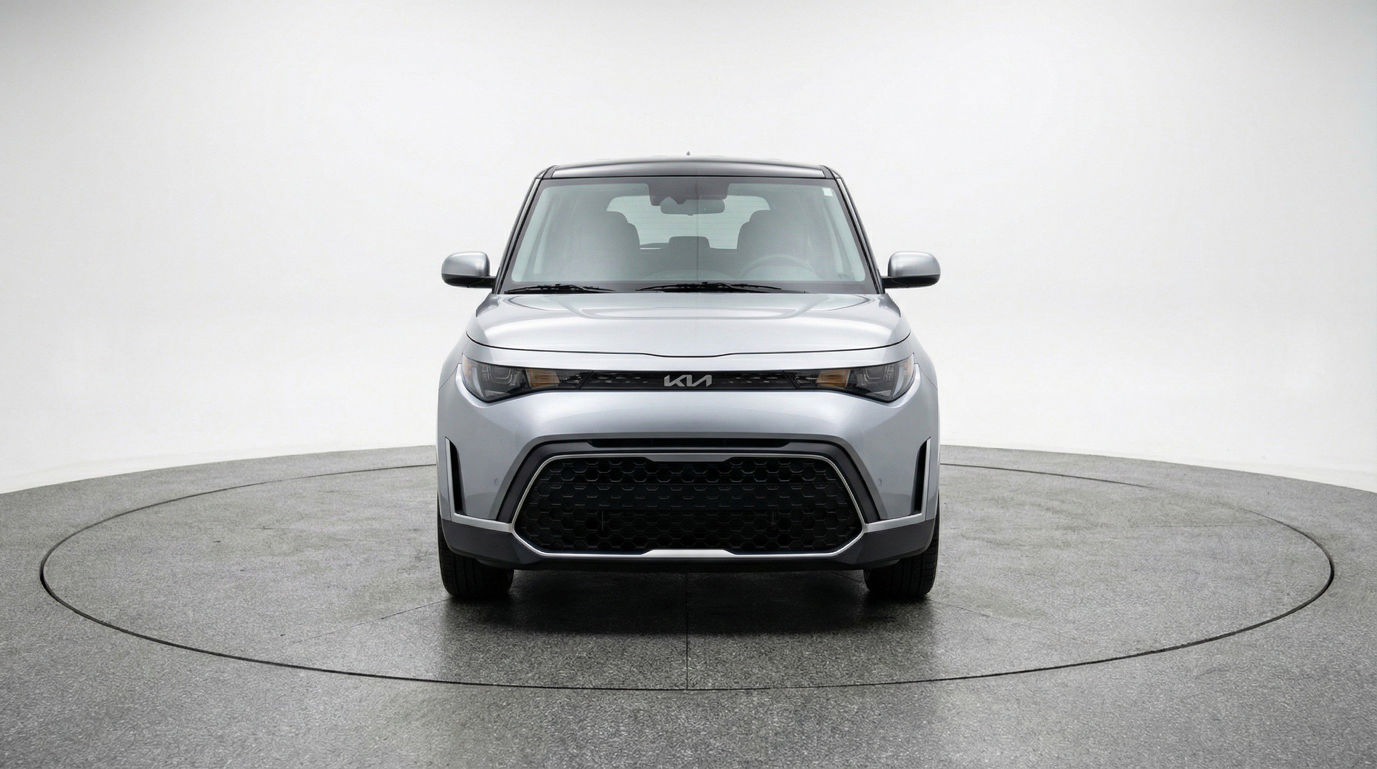 Used 2025 Kia Soul LX w/ LX Technology Package image 2