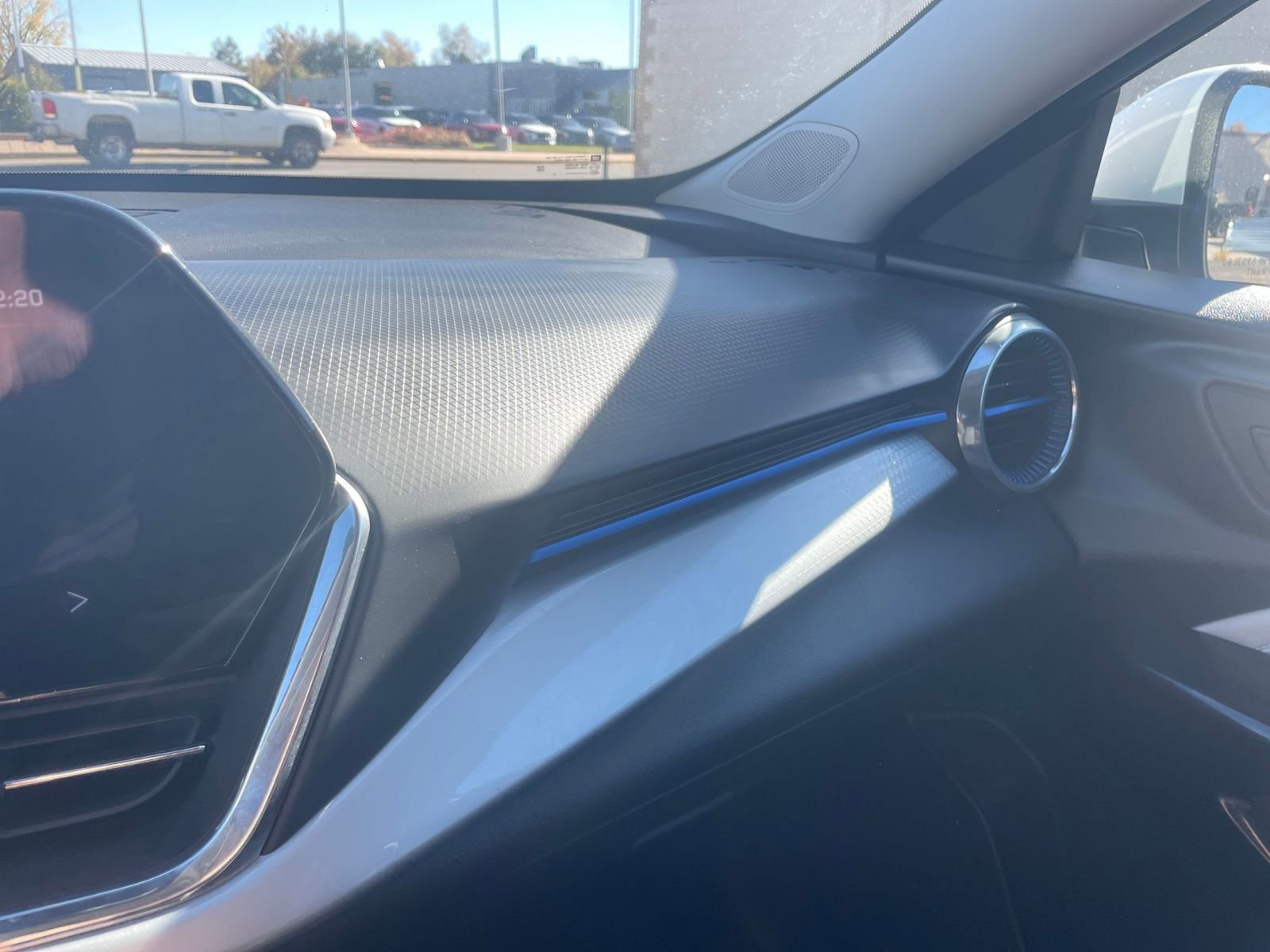 Used 2025 Chevrolet Trax LT image 35