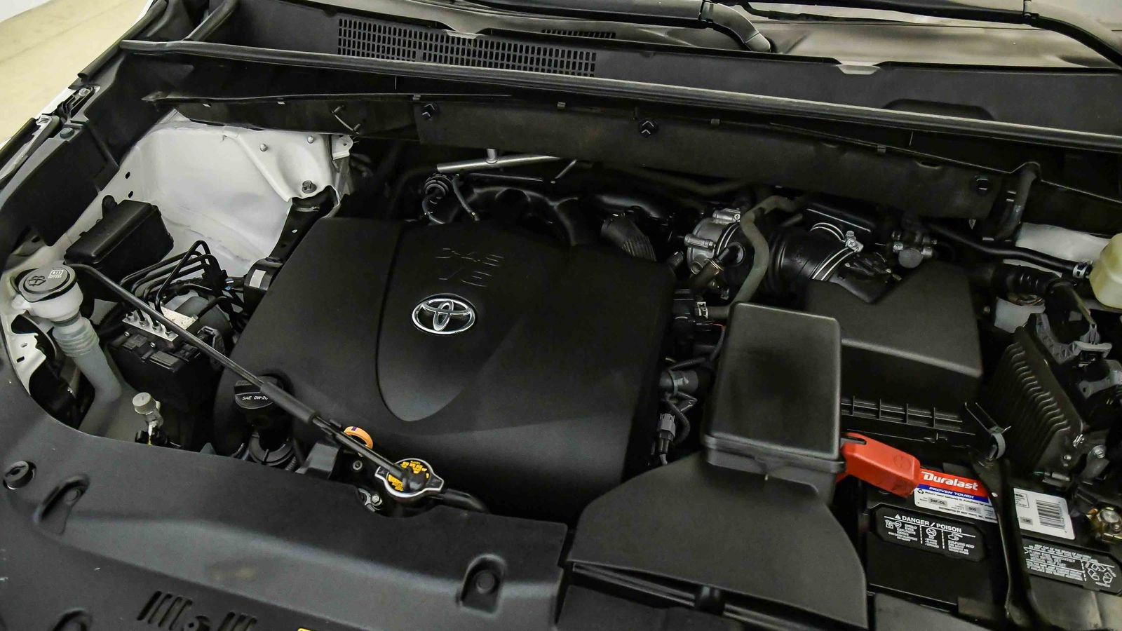 Used 2017 Toyota Highlander XLE w/ Preferred Accessory Package AWD/4WD image 31