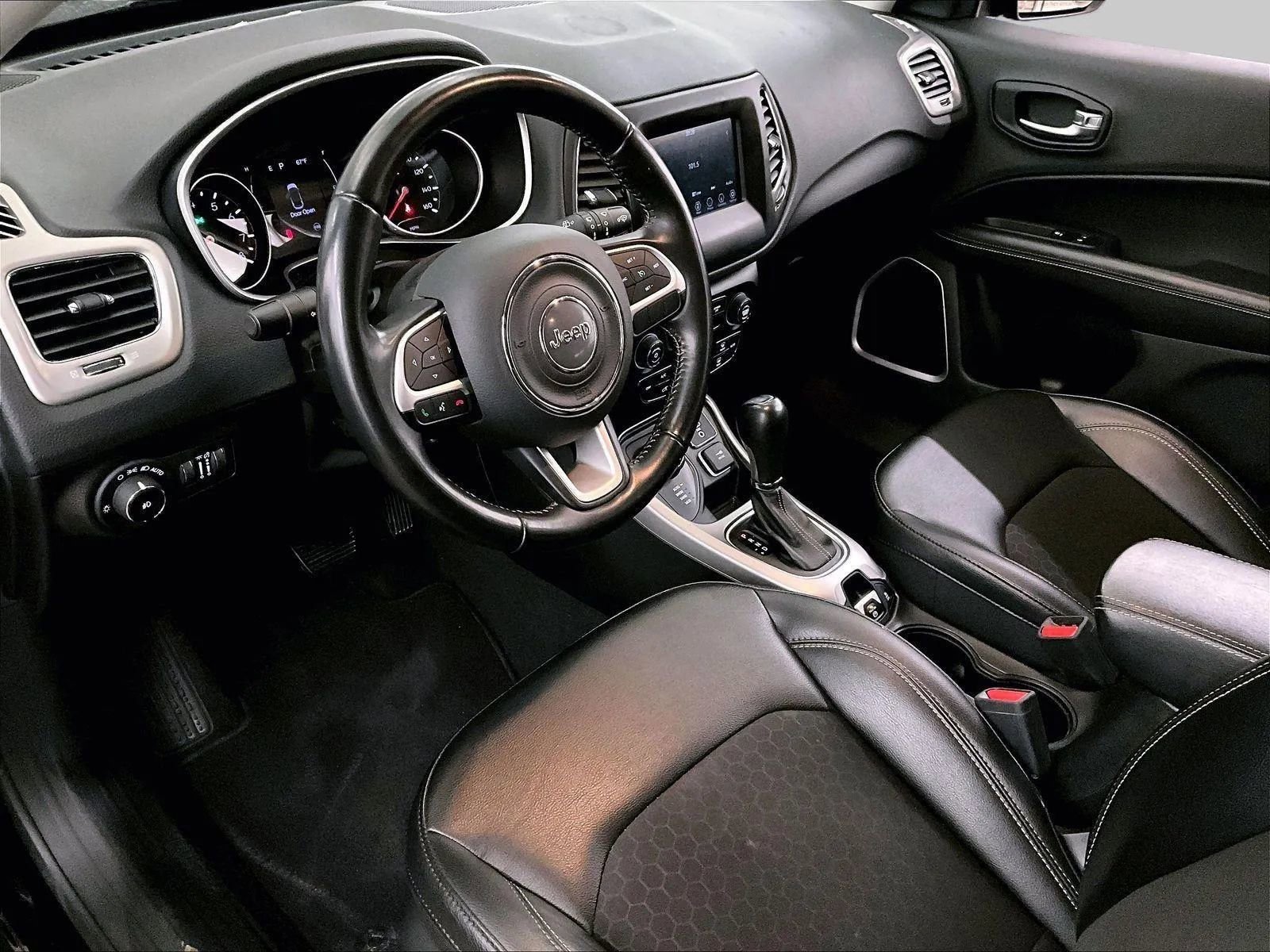 Used 2020 Jeep Compass Latitude image 12