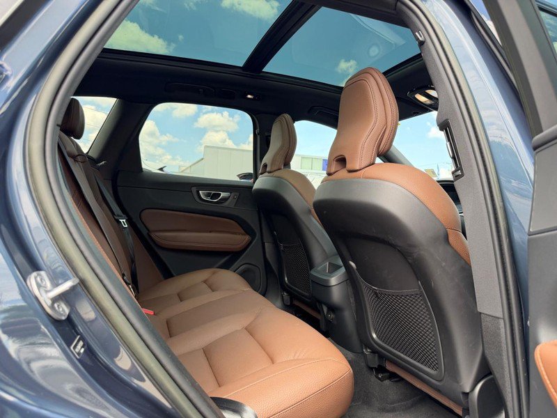 Certified 2023 Volvo XC60 B5 Plus w/ Climate Package FWD image 11