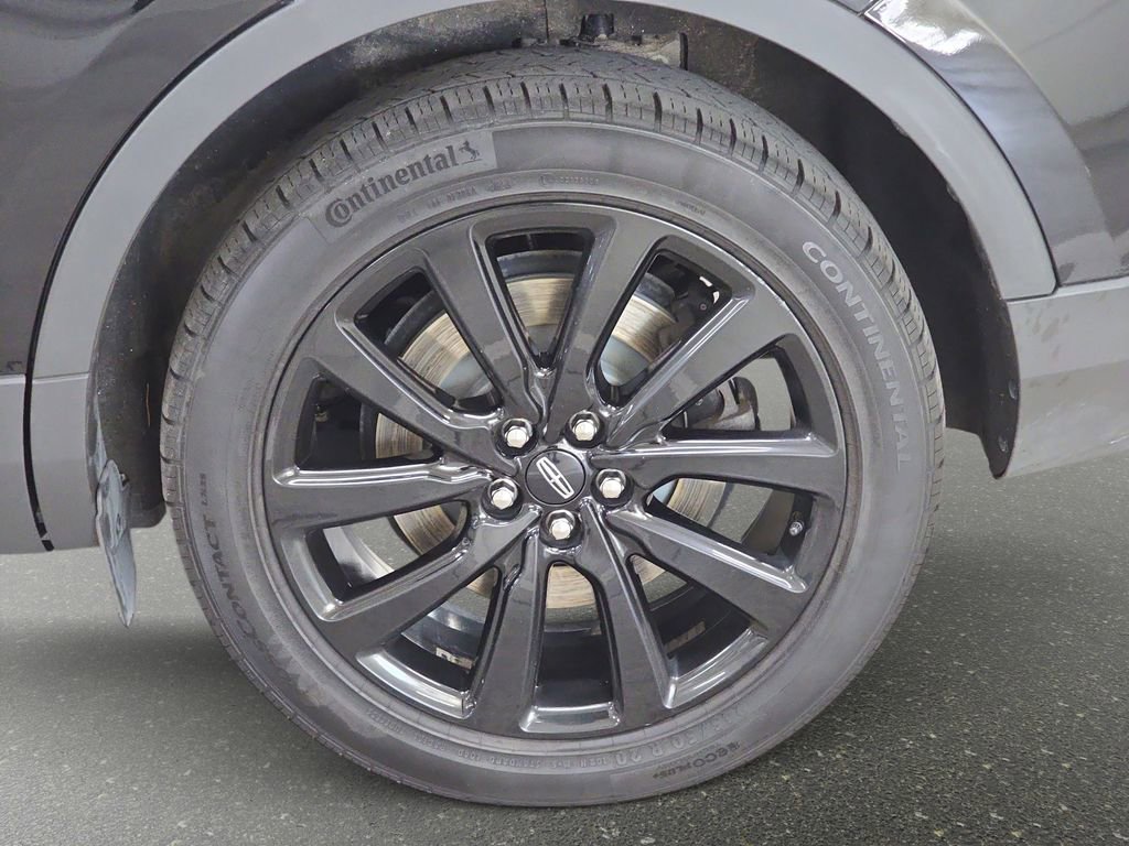 Used 2021 Lincoln Nautilus Reserve w/ Monochromatic Package image 31