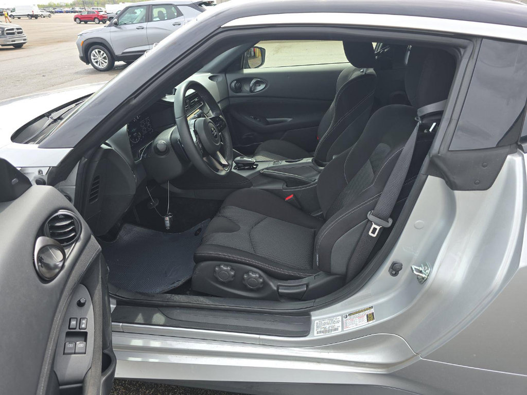 Used 2025 Nissan Z Sport w/ Floor Mat Package image 6