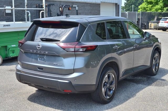 Used 2024 Nissan Rogue SV AWD/4WD image 8