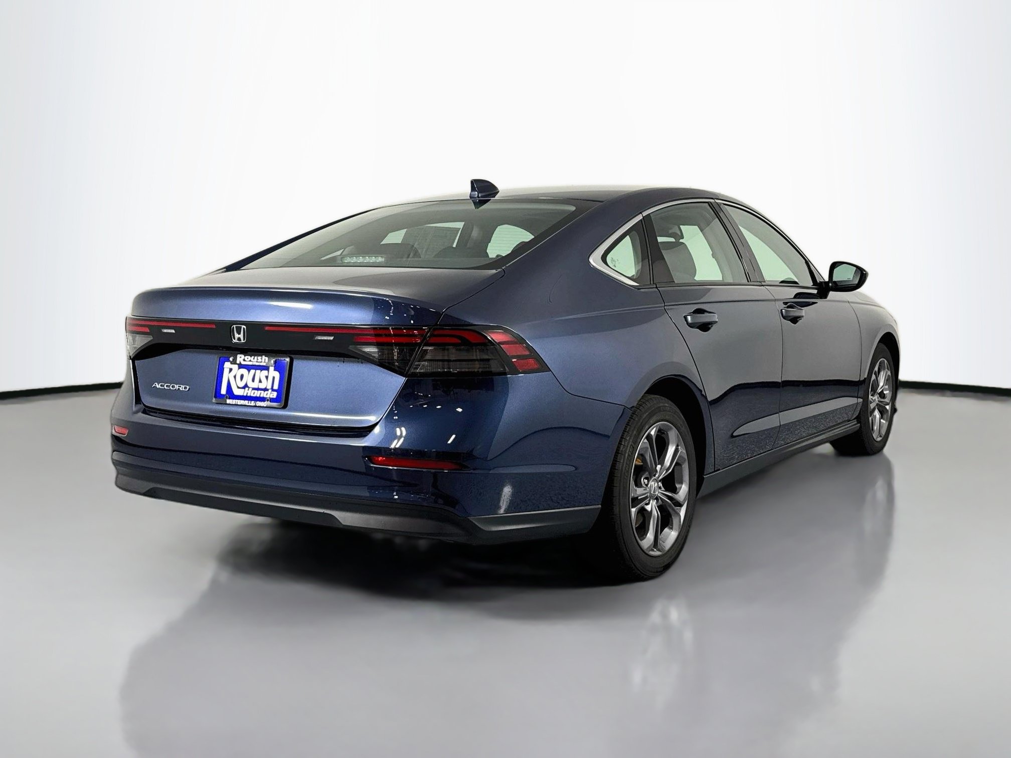 Certified 2023 Honda Accord EX image 5