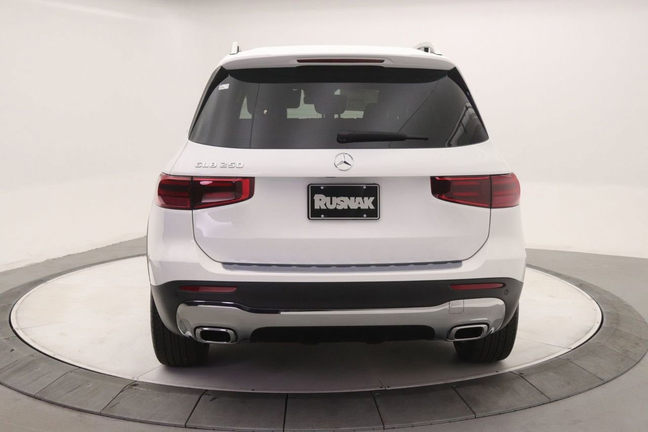 New 2026 Mercedes-Benz GLB 250 image 3
