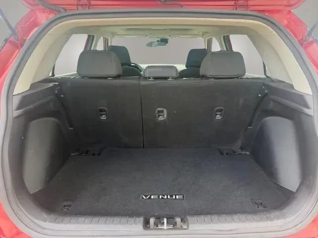 Used 2024 Hyundai Venue SEL FWD image 13