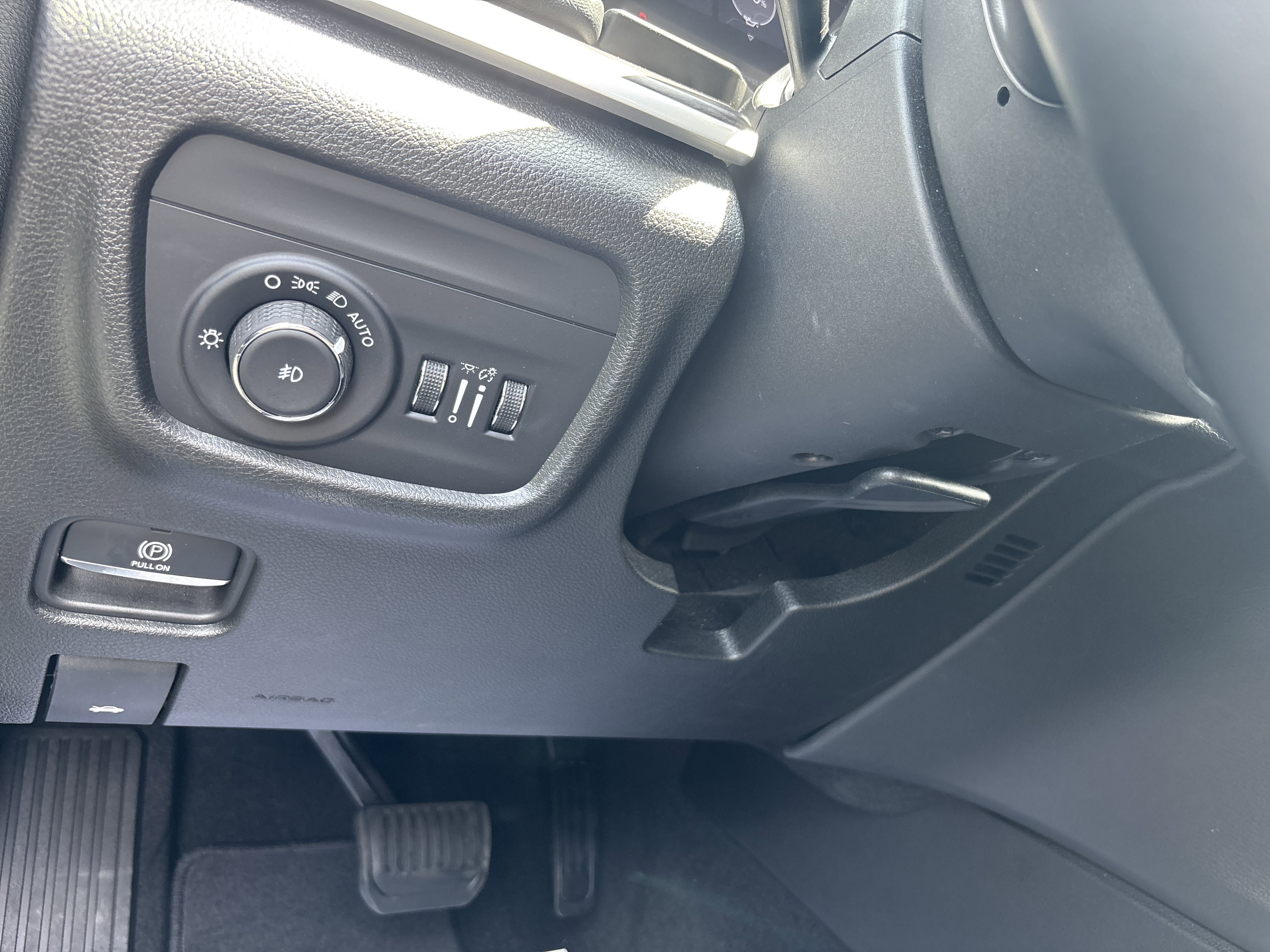 Used 2022 Jeep Grand Cherokee L Limited AWD/4WD image 16
