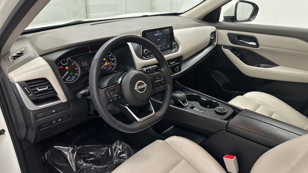 Used 2023 Nissan Rogue SV w/ SV Premium B Package image 8