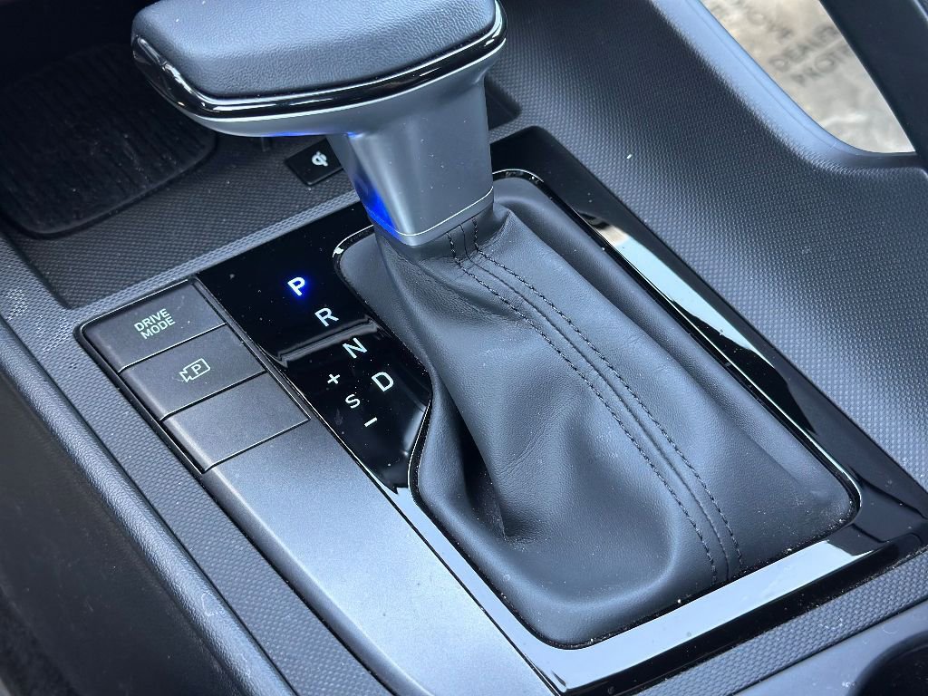 Used 2025 Hyundai Elantra Sport image 12