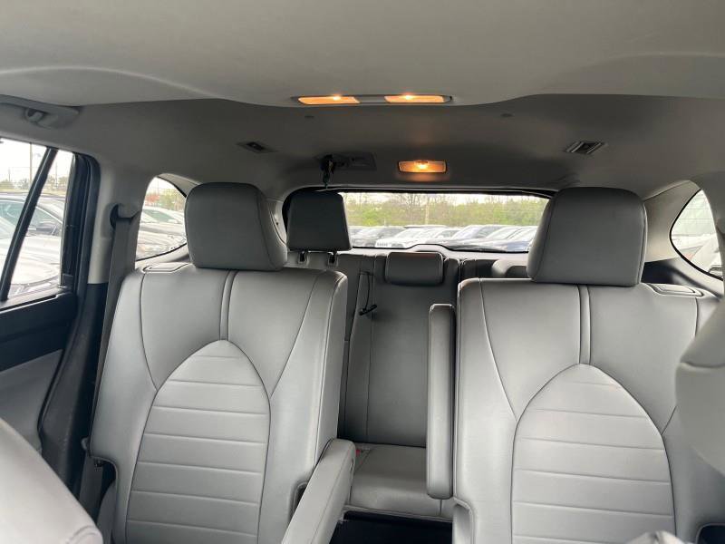 Used 2021 Toyota Highlander XLE image 32
