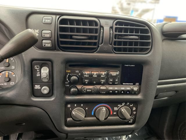 Used 2001 Chevrolet Blazer LS w/ Preferred Equipment Group AWD/4WD image 30