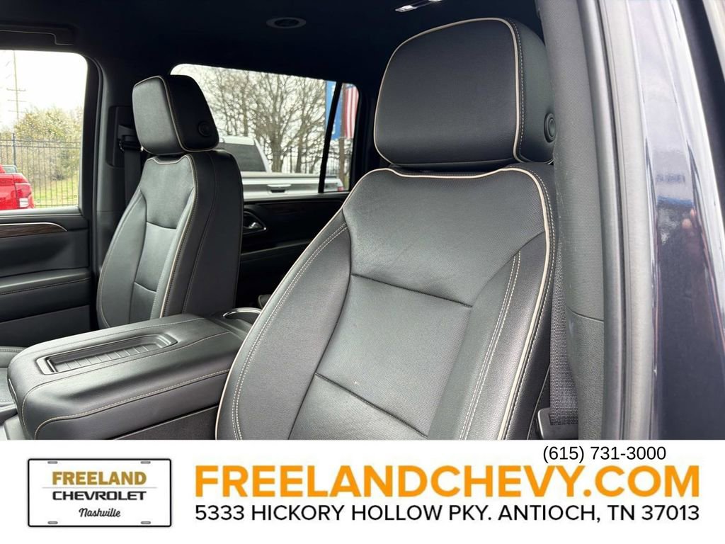 Used 2023 Chevrolet Suburban Premier image 26