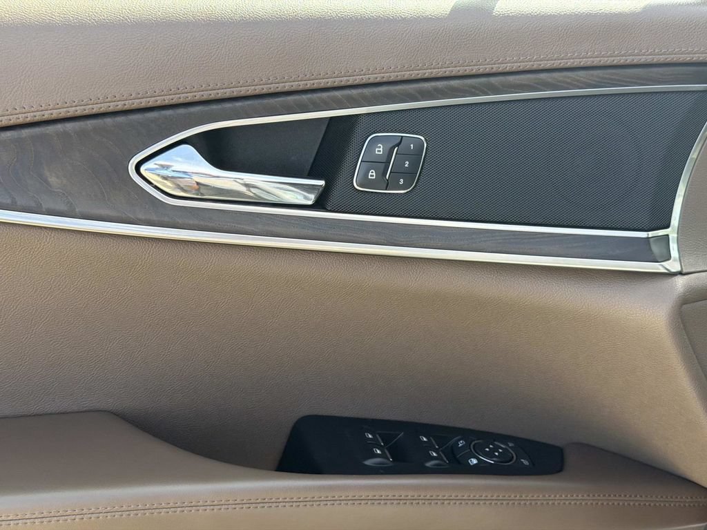 Used 2018 Lincoln MKX Reserve FWD image 20