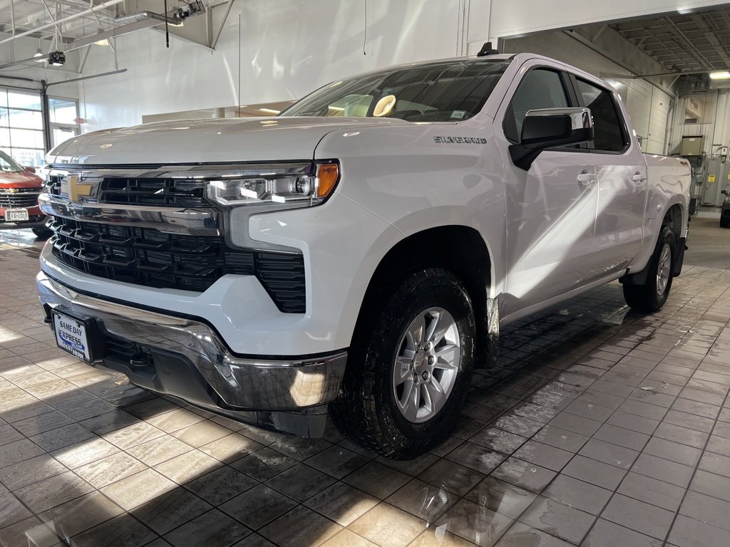 Used 2025 Chevrolet Silverado 1500 LT image 4