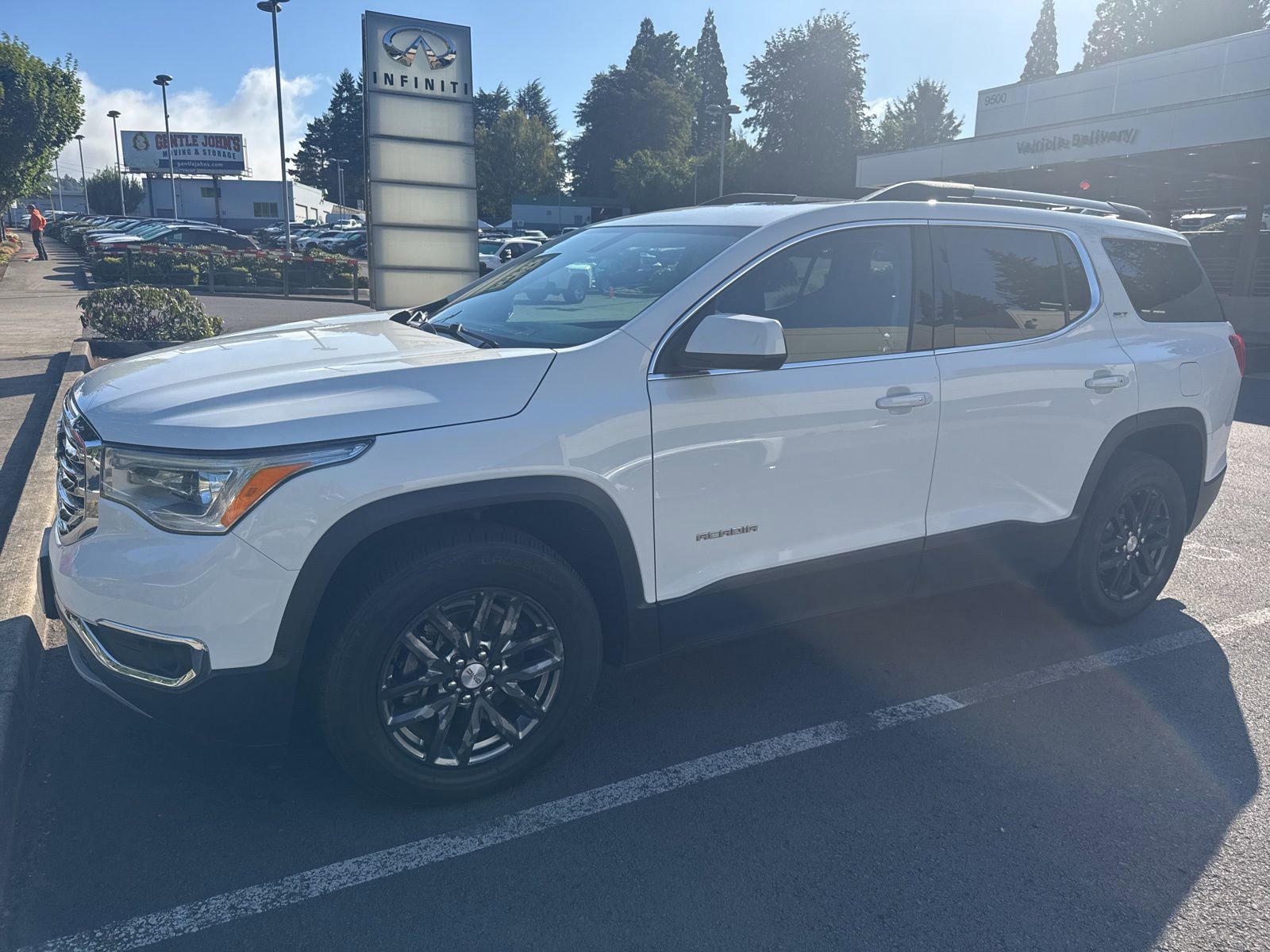 Used 2018 GMC Acadia SLT w/ LPO, Floor Liner Package