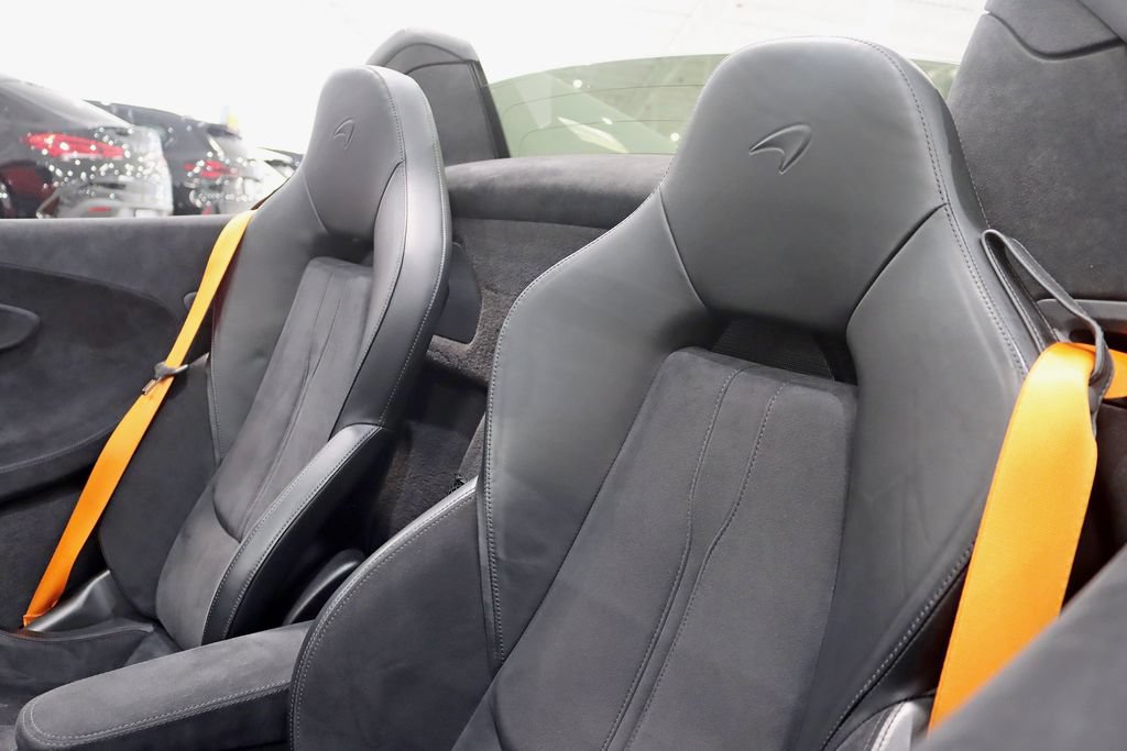 Used 2020 McLaren 600LT Spider RWD image 34