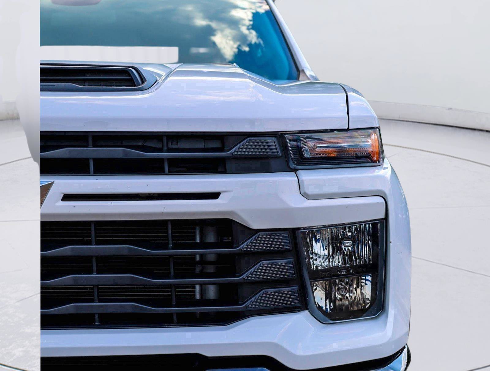 Used 2024 Chevrolet Silverado 2500 Custom w/ Custom Convenience Package AWD/4WD image 5