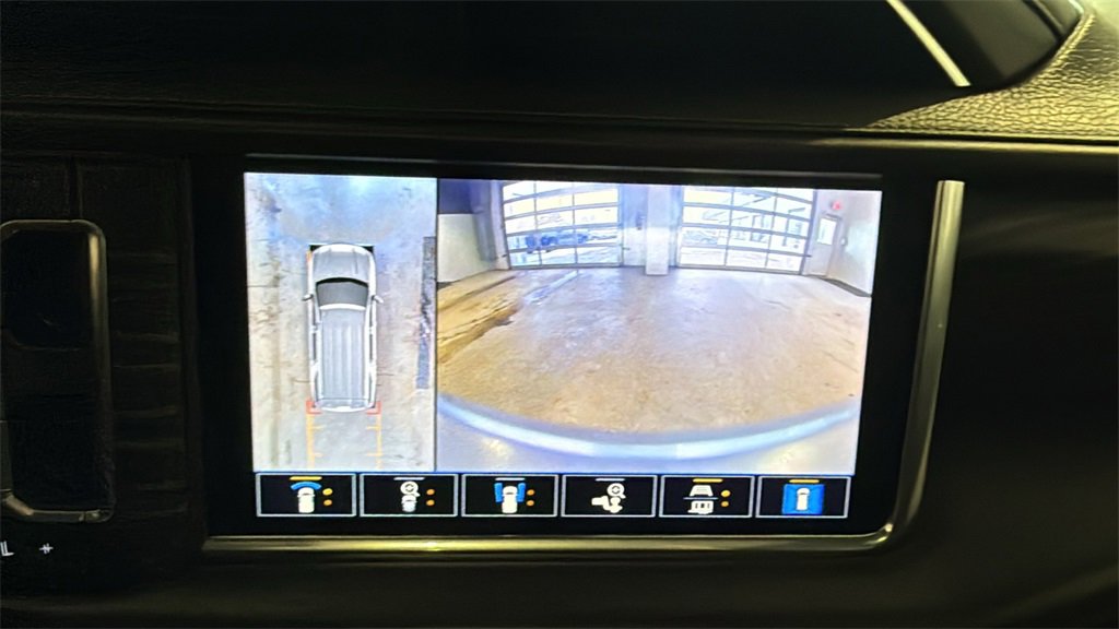 Used 2021 GMC Yukon Denali w/ Denali Premium Package image 39