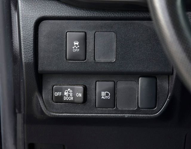 Used 2023 Toyota Tacoma SR5 w/ Black Out Package (TMS) AWD/4WD image 25