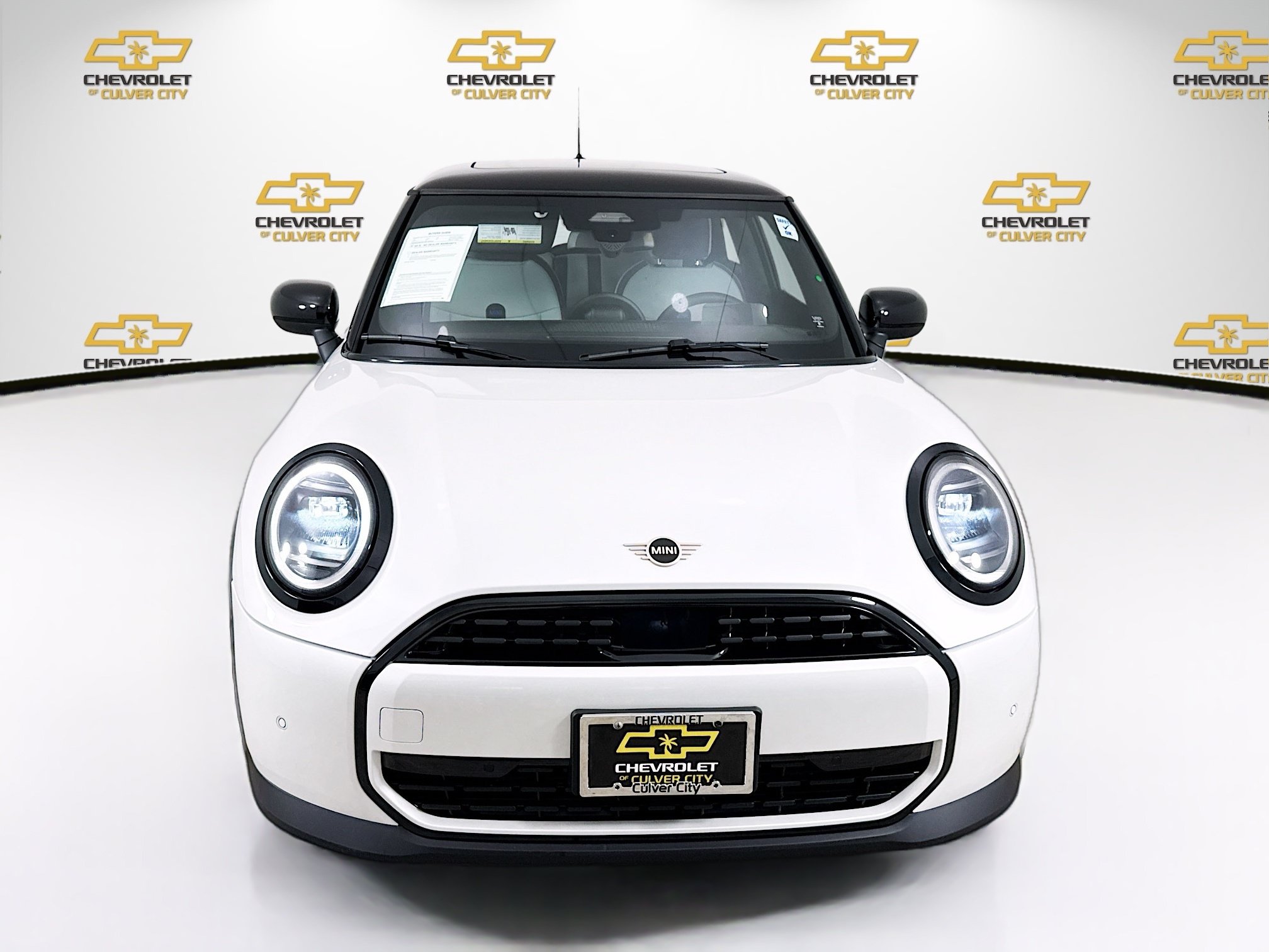 Used 2026 MINI Cooper 2-Door Hardtop FWD image 2