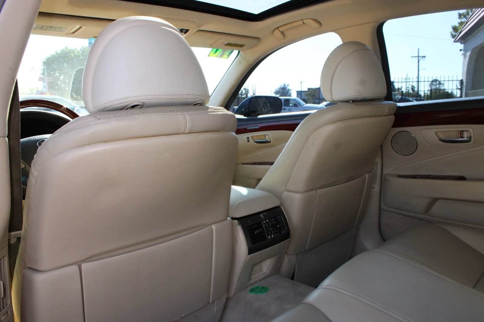 Used 2010 Lexus LS 460 RWD image 14