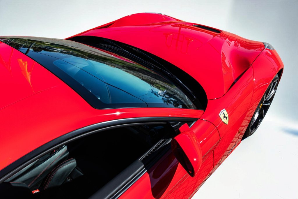 Used 2014 Ferrari F12 Berlinetta RWD image 18