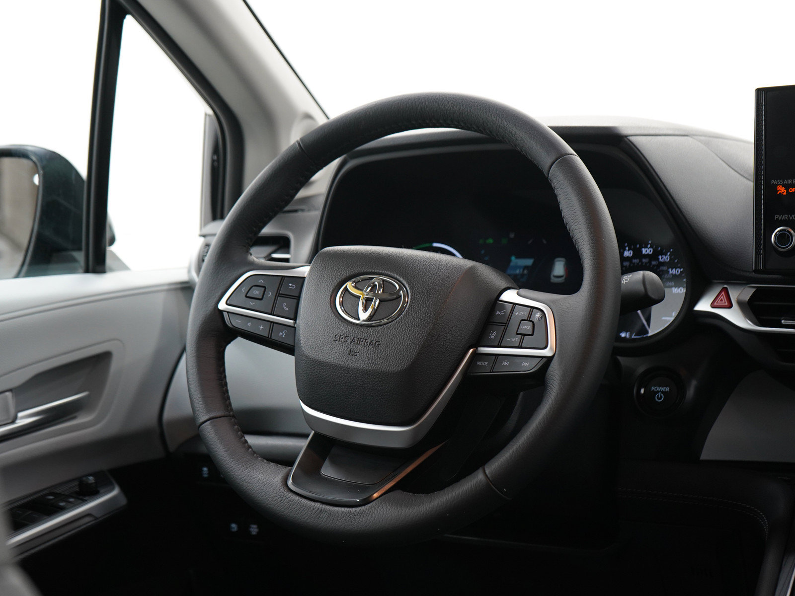 Used 2025 Toyota Sienna XLE w/ XLE Plus Package AWD/4WD image 15