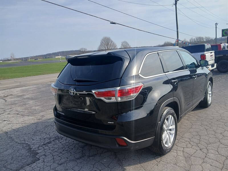 Used 2016 Toyota Highlander LE AWD/4WD image 8