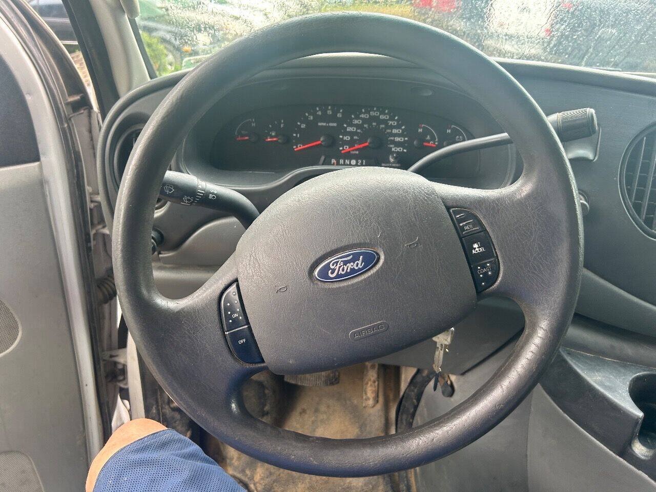 Used 2007 Ford E-250 and Econoline 250 Extended RWD image 11