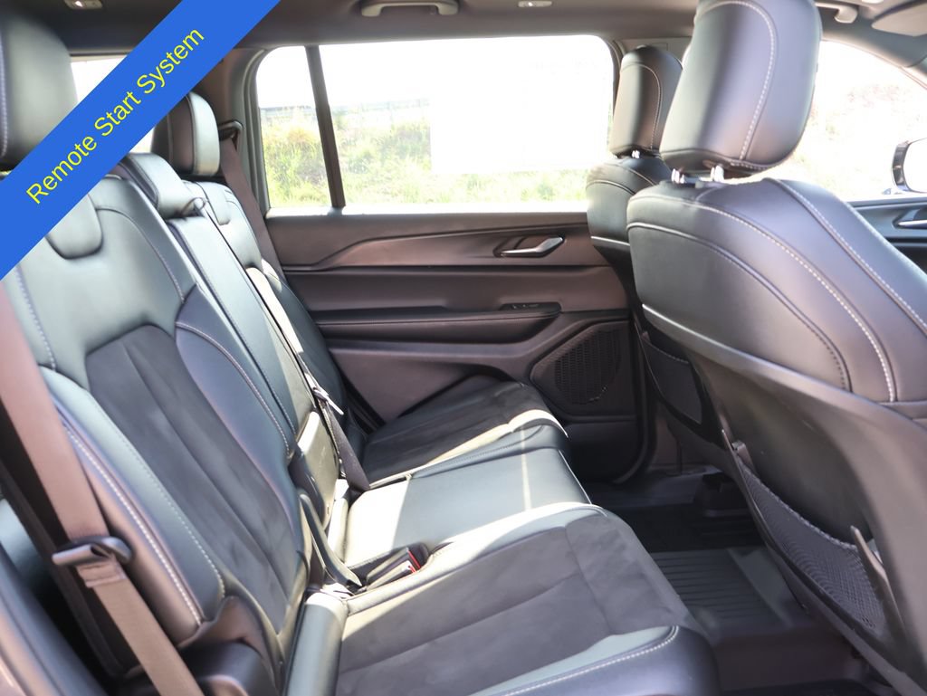 Used 2024 Jeep Grand Cherokee L Altitude AWD/4WD image 12