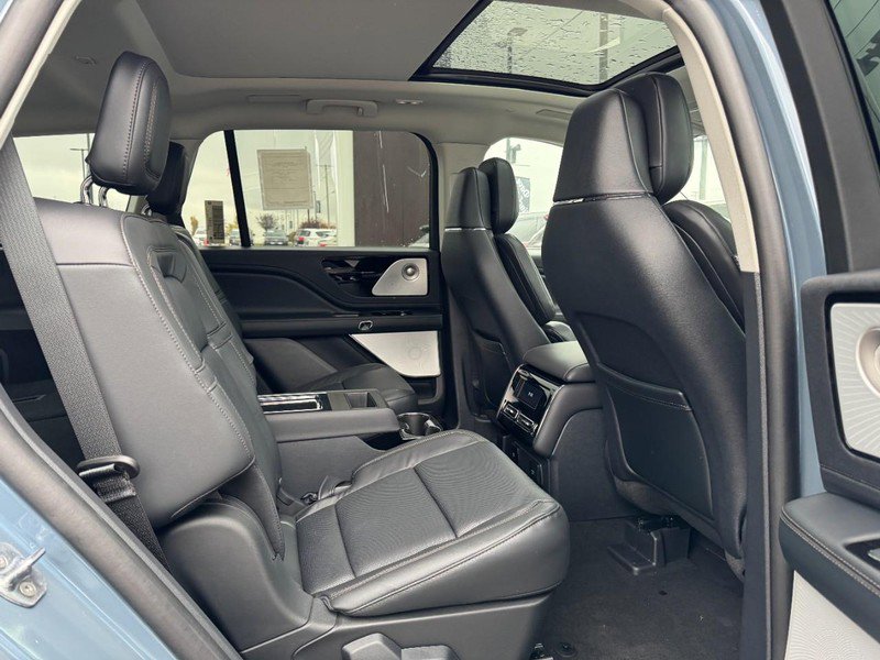 New 2025 Lincoln Aviator Reserve w/ Equipment Group 201A AWD/4WD image 13