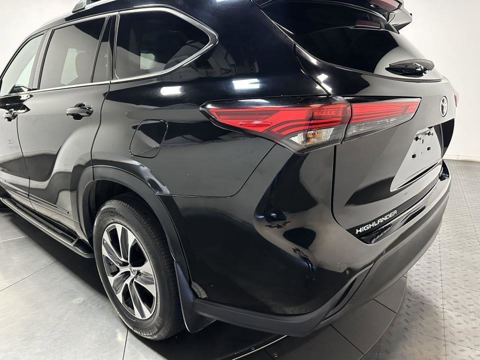 Certified 2022 Toyota Highlander XLE image 10