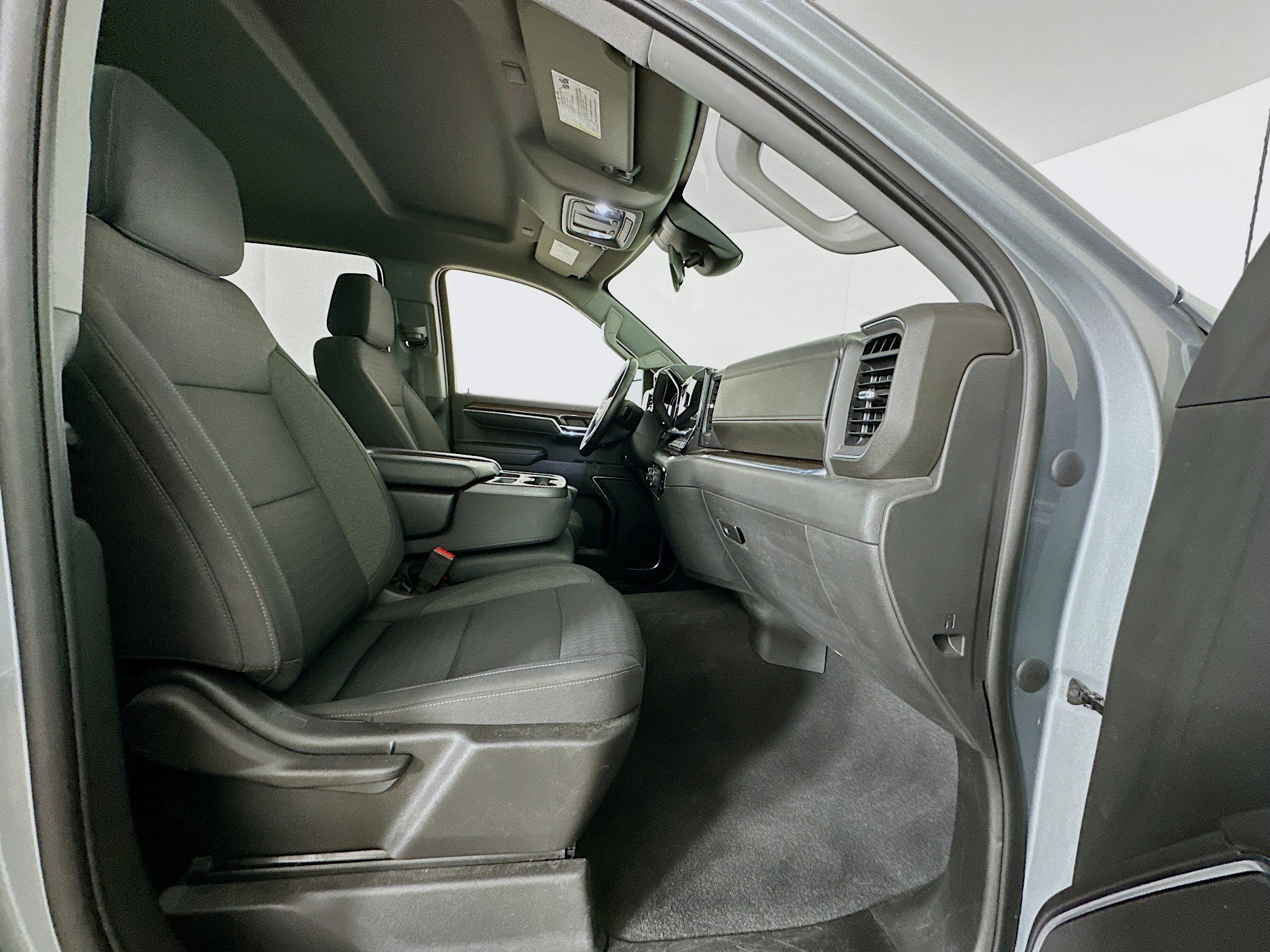 Used 2023 Chevrolet Silverado 1500 LT image 30