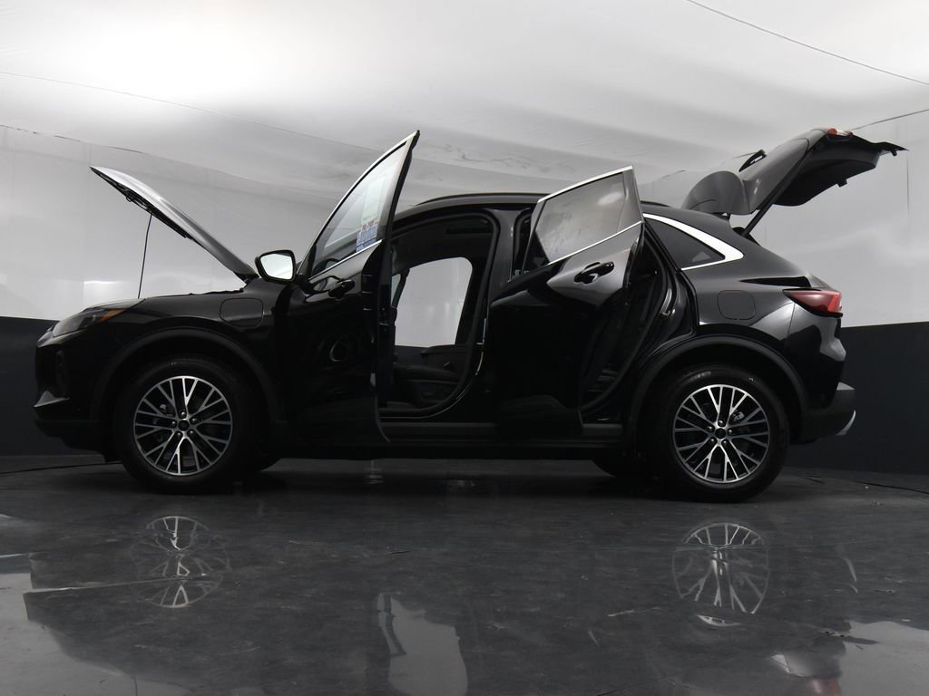 New 2024 Ford Escape SE w/ PHEV Premium Package image 32
