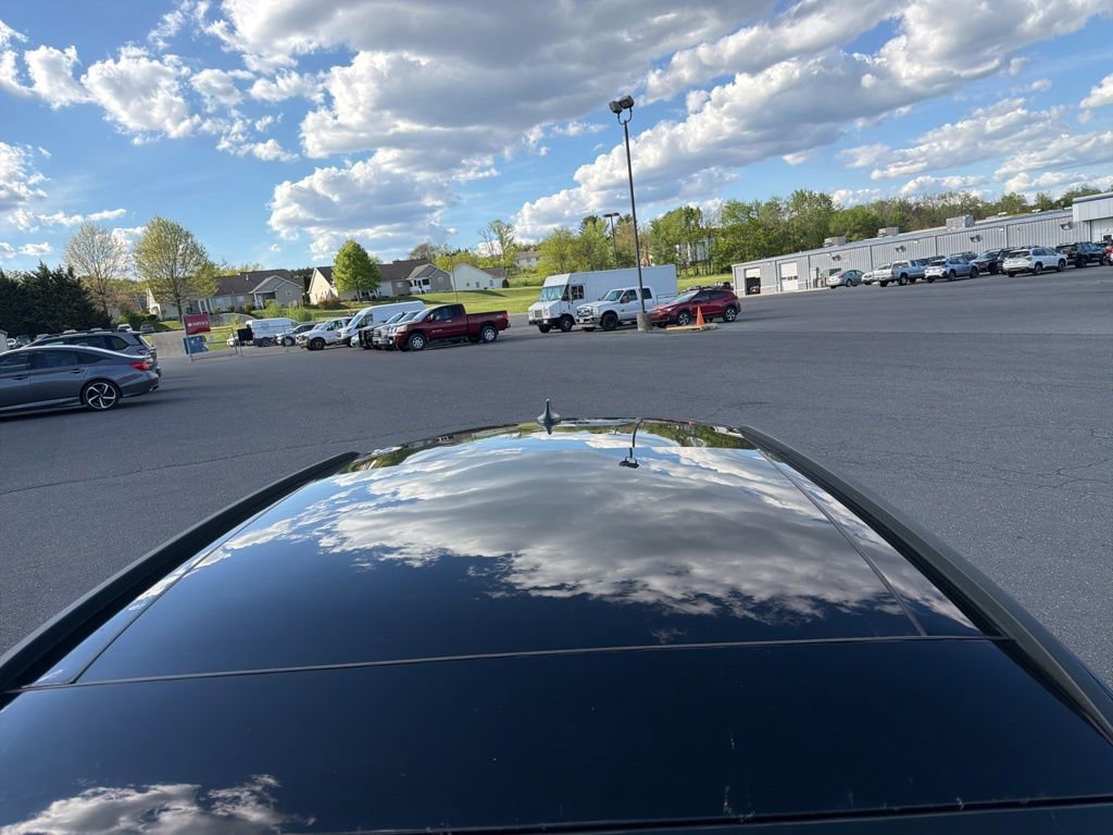 Used 2020 Ford Escape Titanium image 9