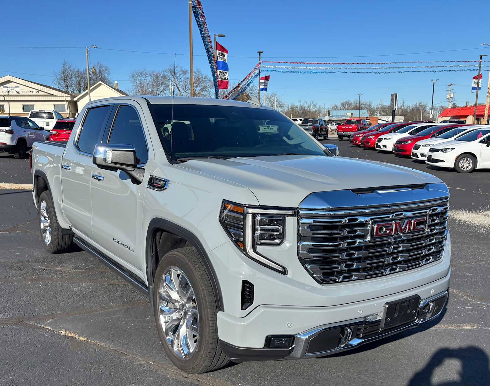 Used 2025 GMC Sierra 1500 Denali image 3