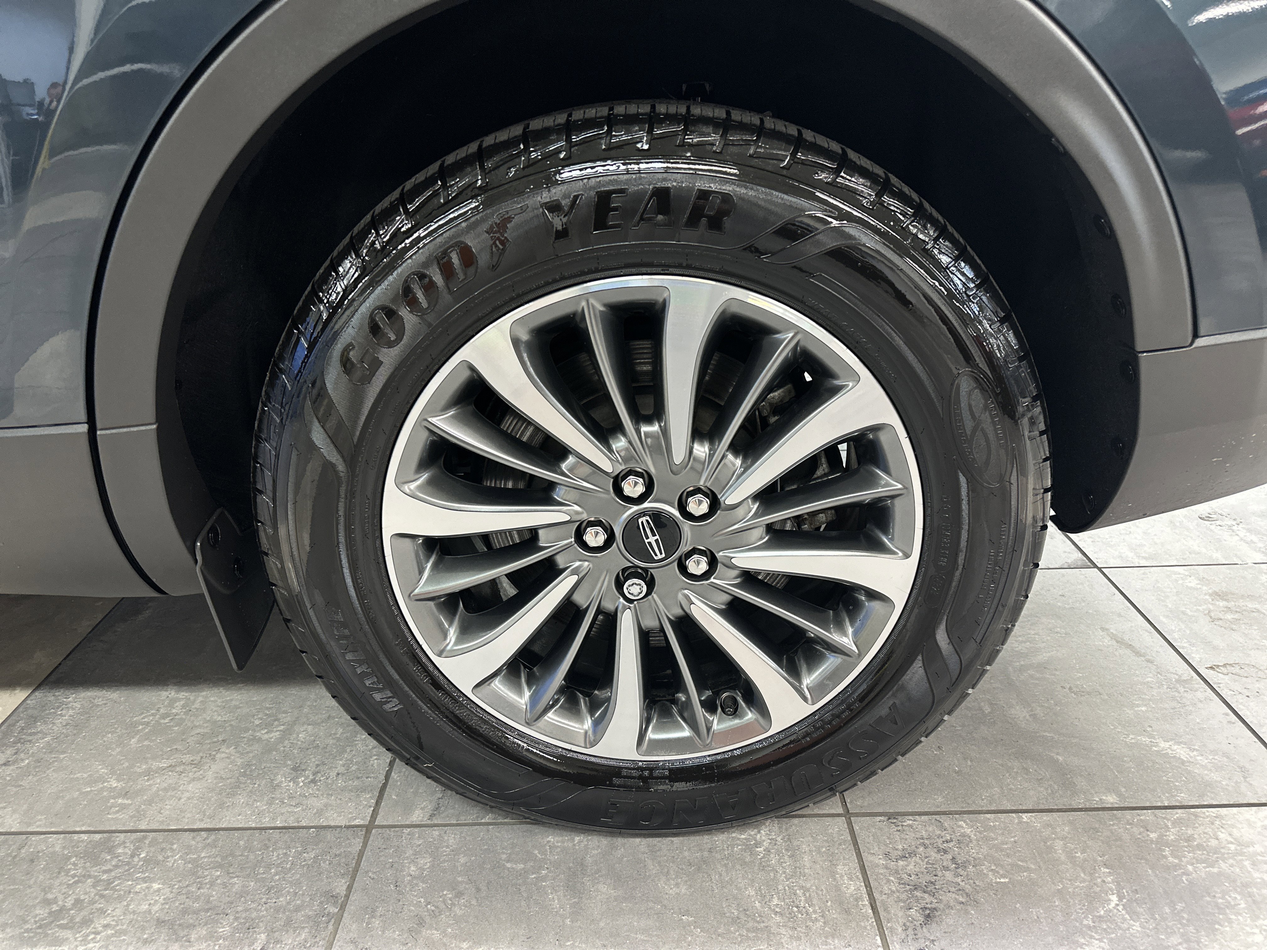 Used 2022 Lincoln Nautilus Reserve w/ Luxury Package image 8